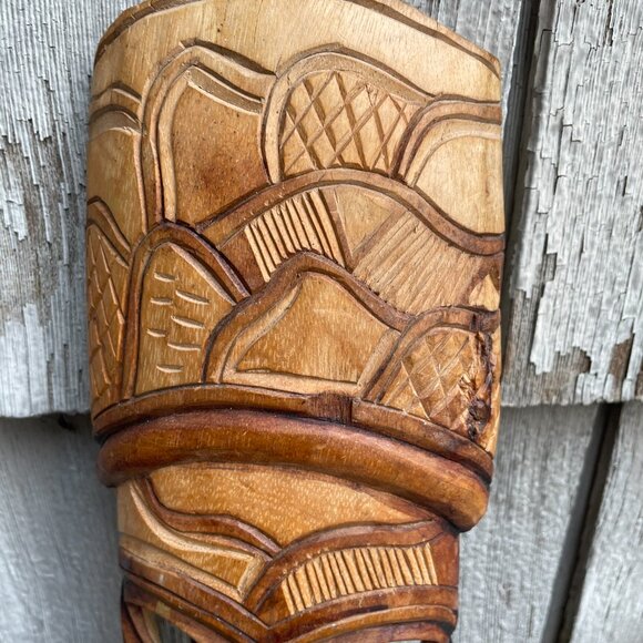 Tiki Decorative Tribal Face Mask Hand Carved Wooden - Picture 4 of 4